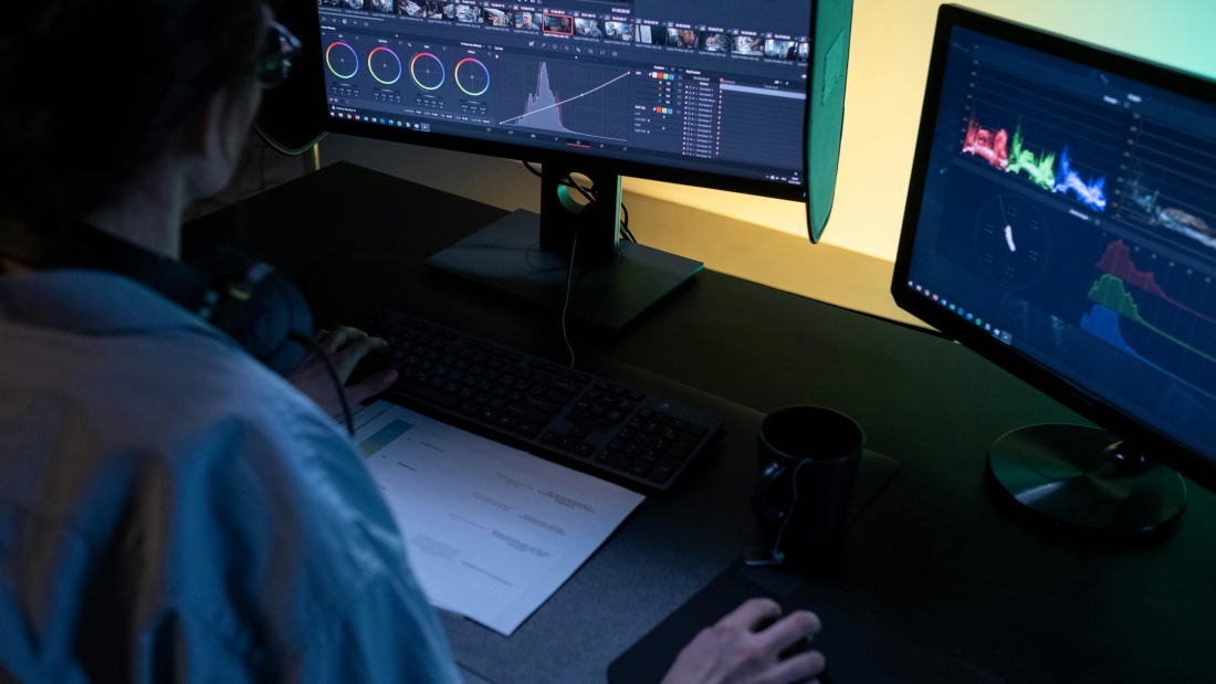 HunainFarooqOfficial creating professional Ads videos for businesses